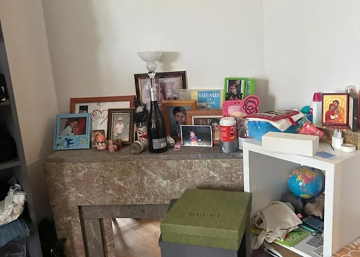 Family In Daire Paris